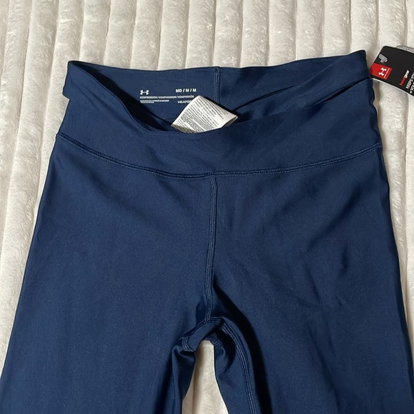 Under Armour Compression Criss Cross Legging NWT | Size Medium - Picture 3 of 11